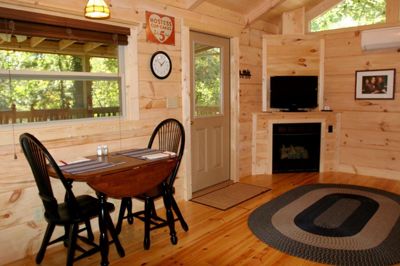 Villa Pine Gables Cabins à Lake Lure Extérieur photo
