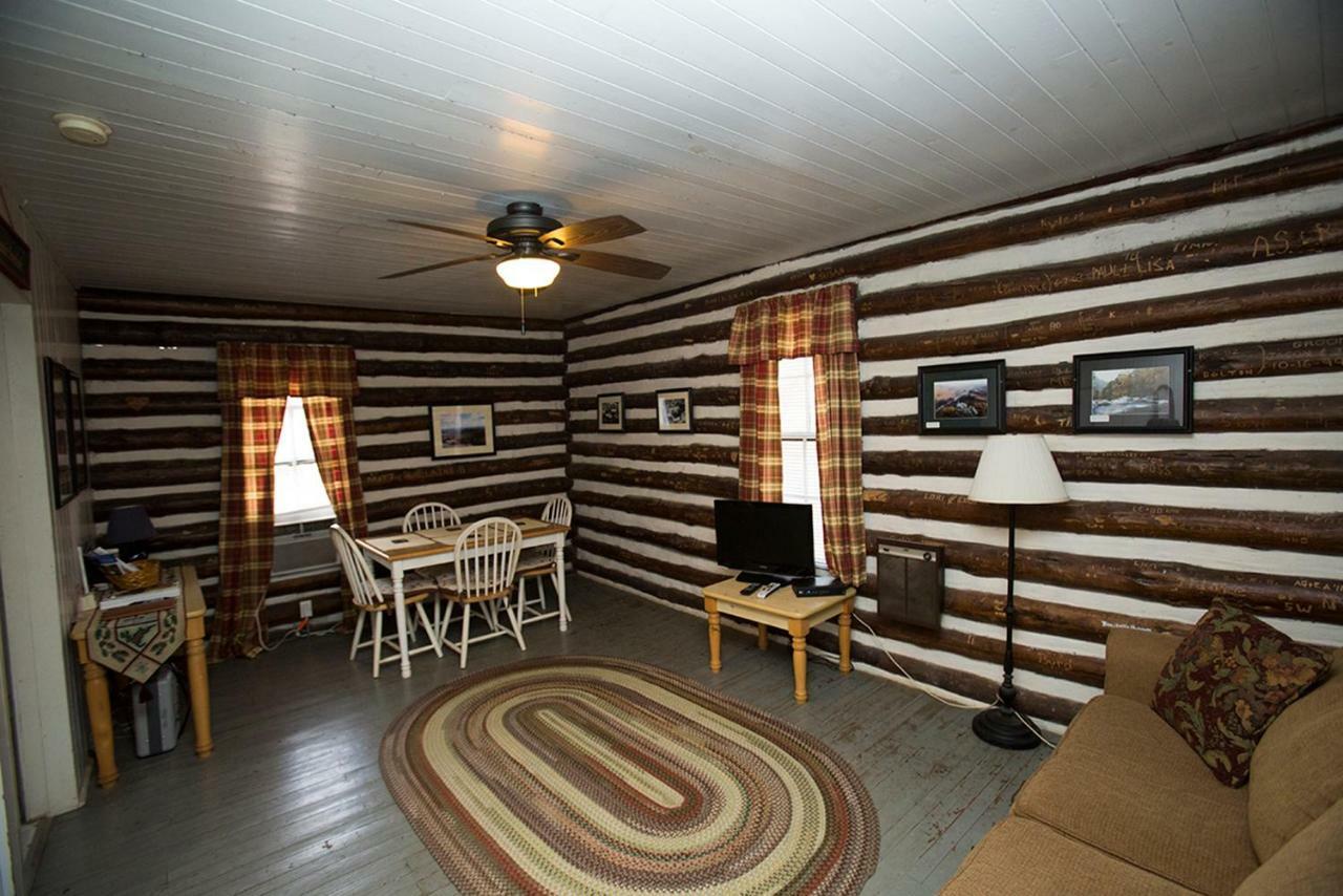 Villa Pine Gables Cabins à Lake Lure Extérieur photo