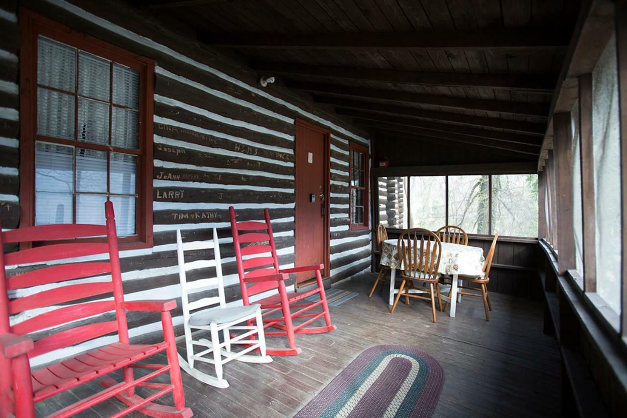 Villa Pine Gables Cabins à Lake Lure Extérieur photo